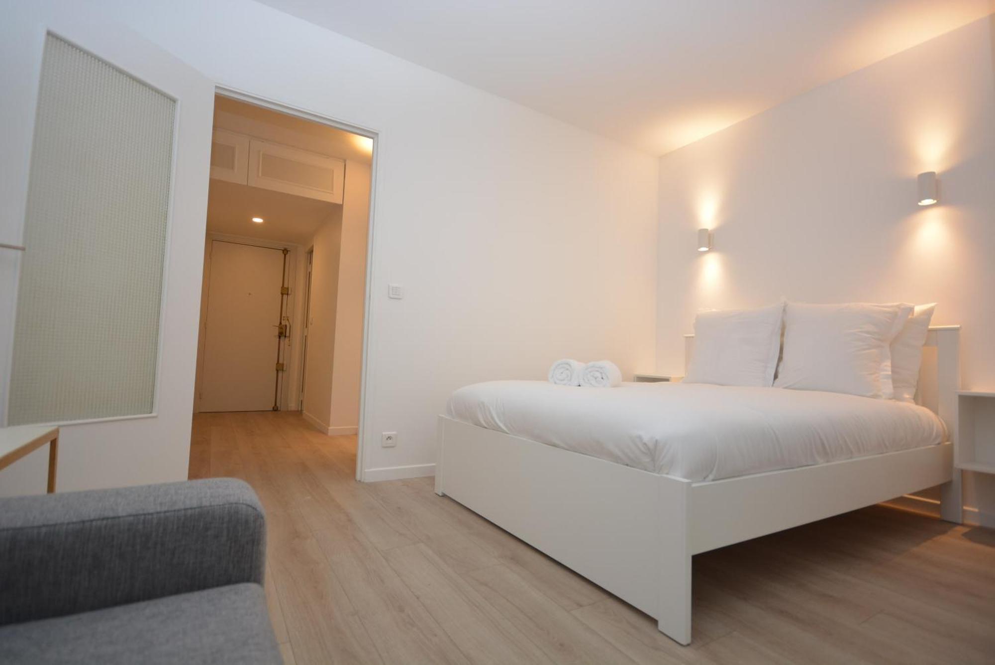 Arc De Triomphe Aparthotel 4*